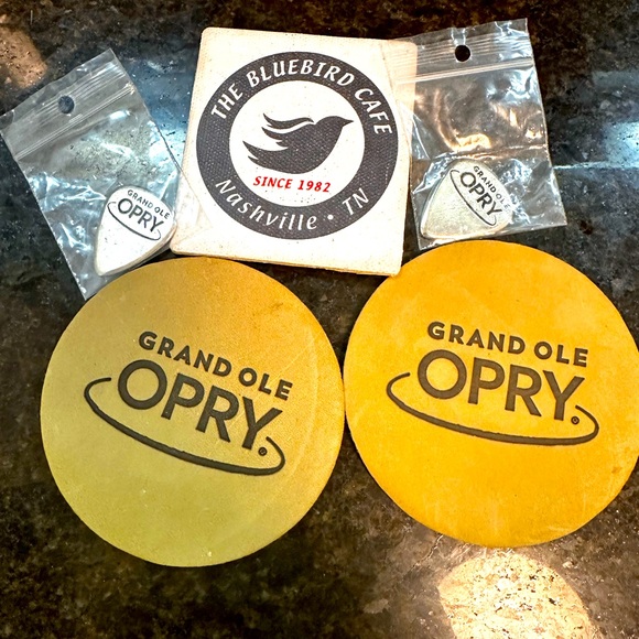 Grand Ole Opry Leather Coasters, guitar picks, Bluebird Cafe magnet- Set - Picture 1 of 2